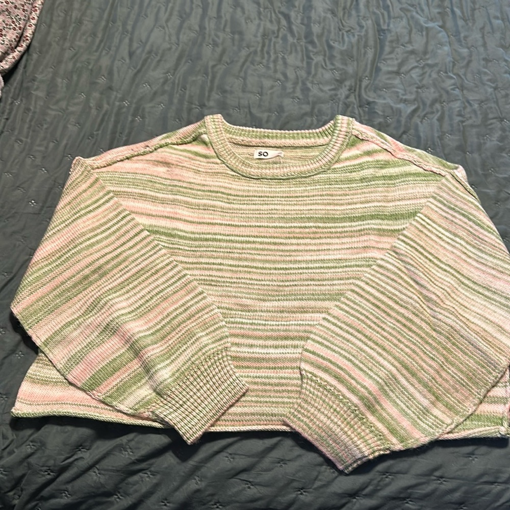 Cropped pullover crew neck sweater